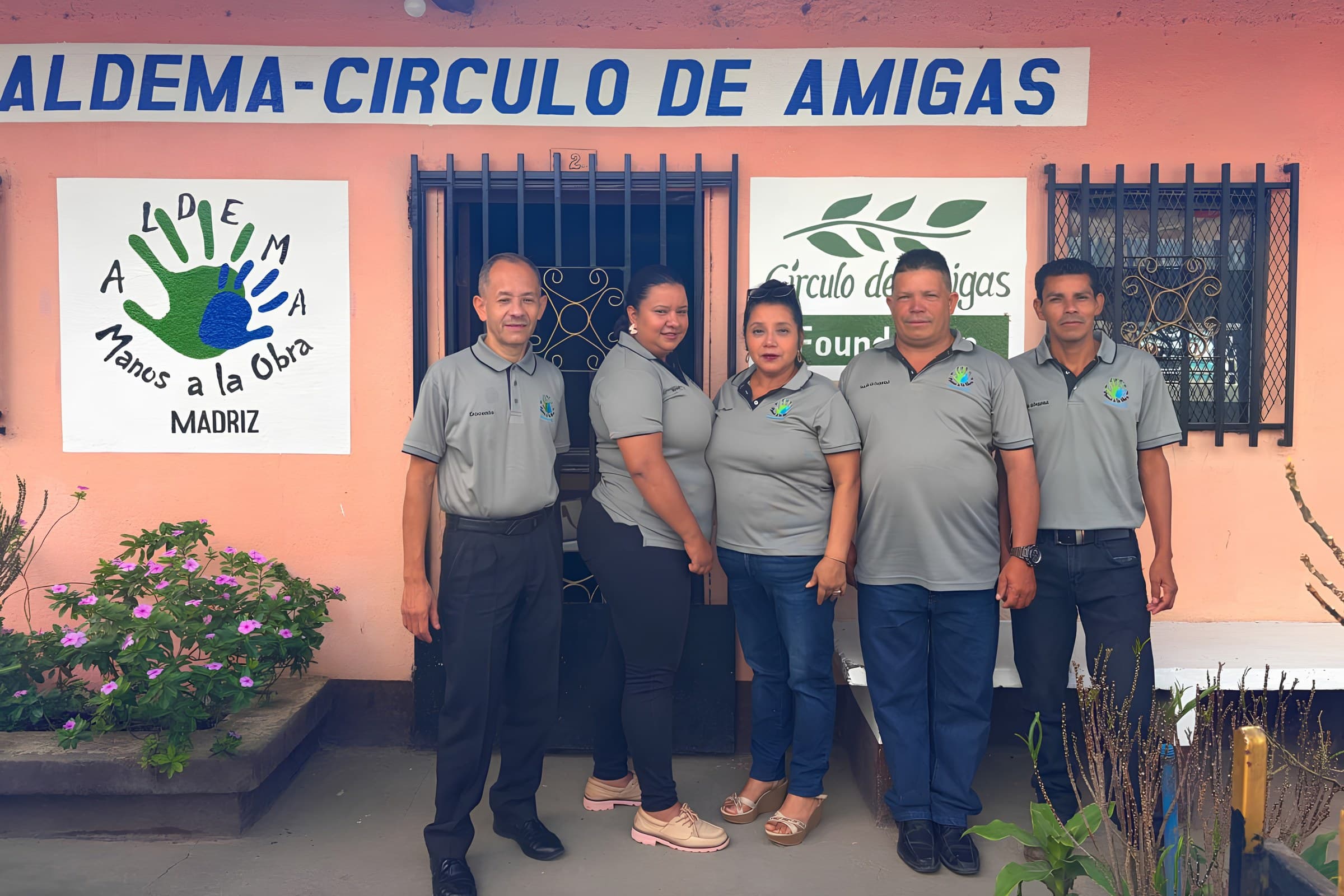 The Círculo de Amigas Foundation team outside the ALDEMA office in Nicaragua